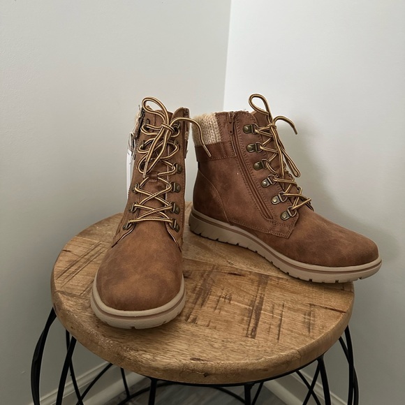 Cliffs by White Mountain Hearty
Women's Combat Boots - Picture 2 of 5